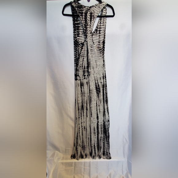 ENTI Black and White Striped Tie Dye Maxi Dress - Picture 2 of 4